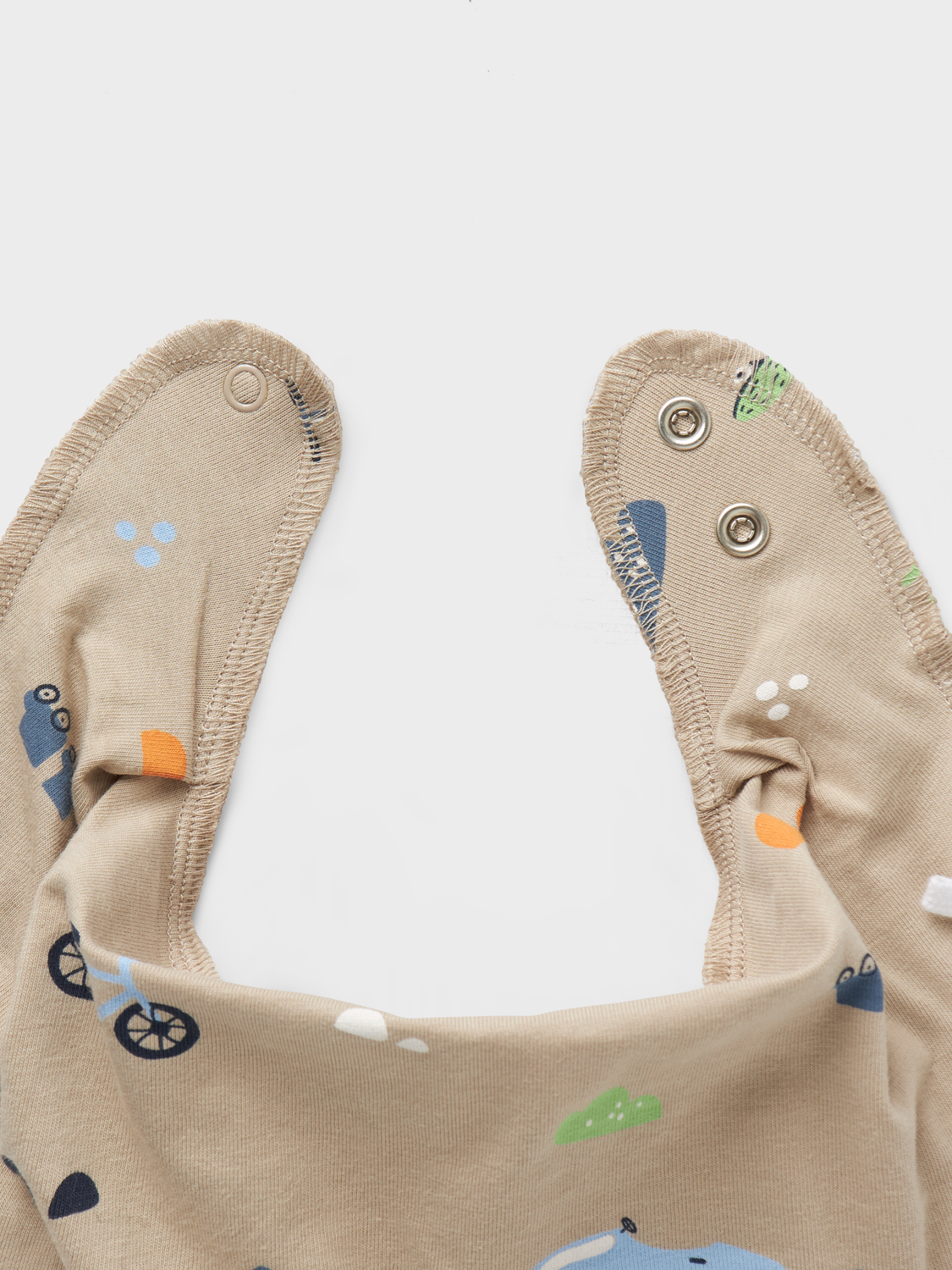 model_shot-front_full